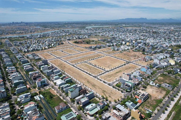 Thị Trường Đất Nền - Phân Tích Cơ Hội và Thách Thức